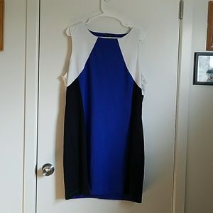 Knee length color block dress